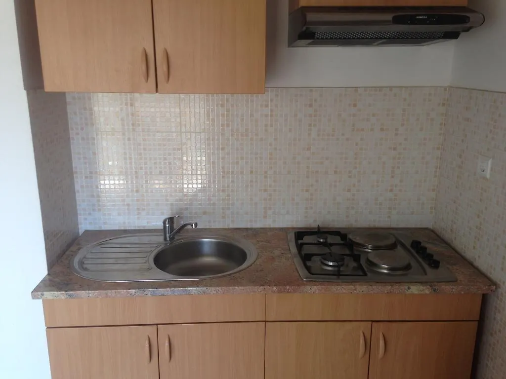 Apartment And Studio Jelusic Pinezici 0*, Pinezici (Krk) Croatia